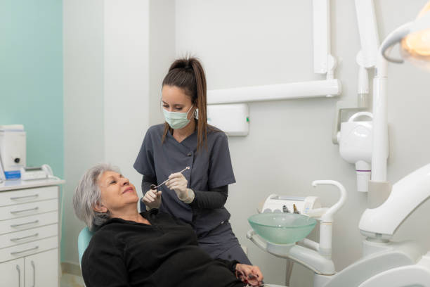 Best Emergency Tooth Extraction in Hodgkins, IL